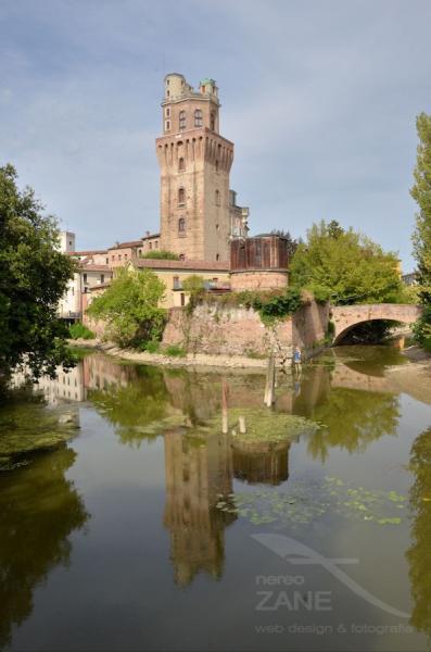 La Specola di Padova si specchia sul Piovego in secca (07/2022)