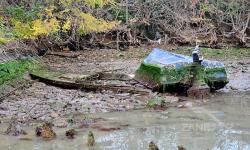 2 barche abbandonate in secca (Canal Salso - 11/2020)